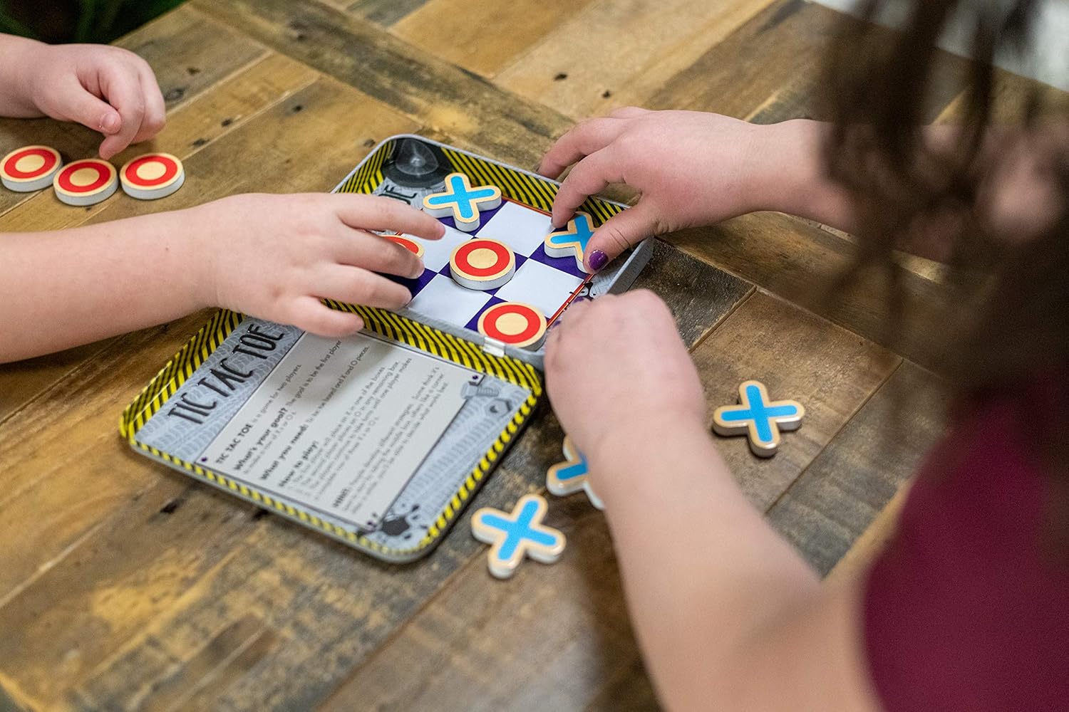 BENDON TIC TAC TOE MAGNETIC GAME TIN - Image 5