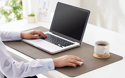 Elecom Large Leather Mouse Pad - Image 10