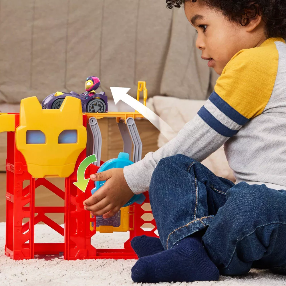 HASBRO MARVEL IRON MAN AND HIS AWESOME FRIENDS IRON GARAGE PLAYSET - Image 4
