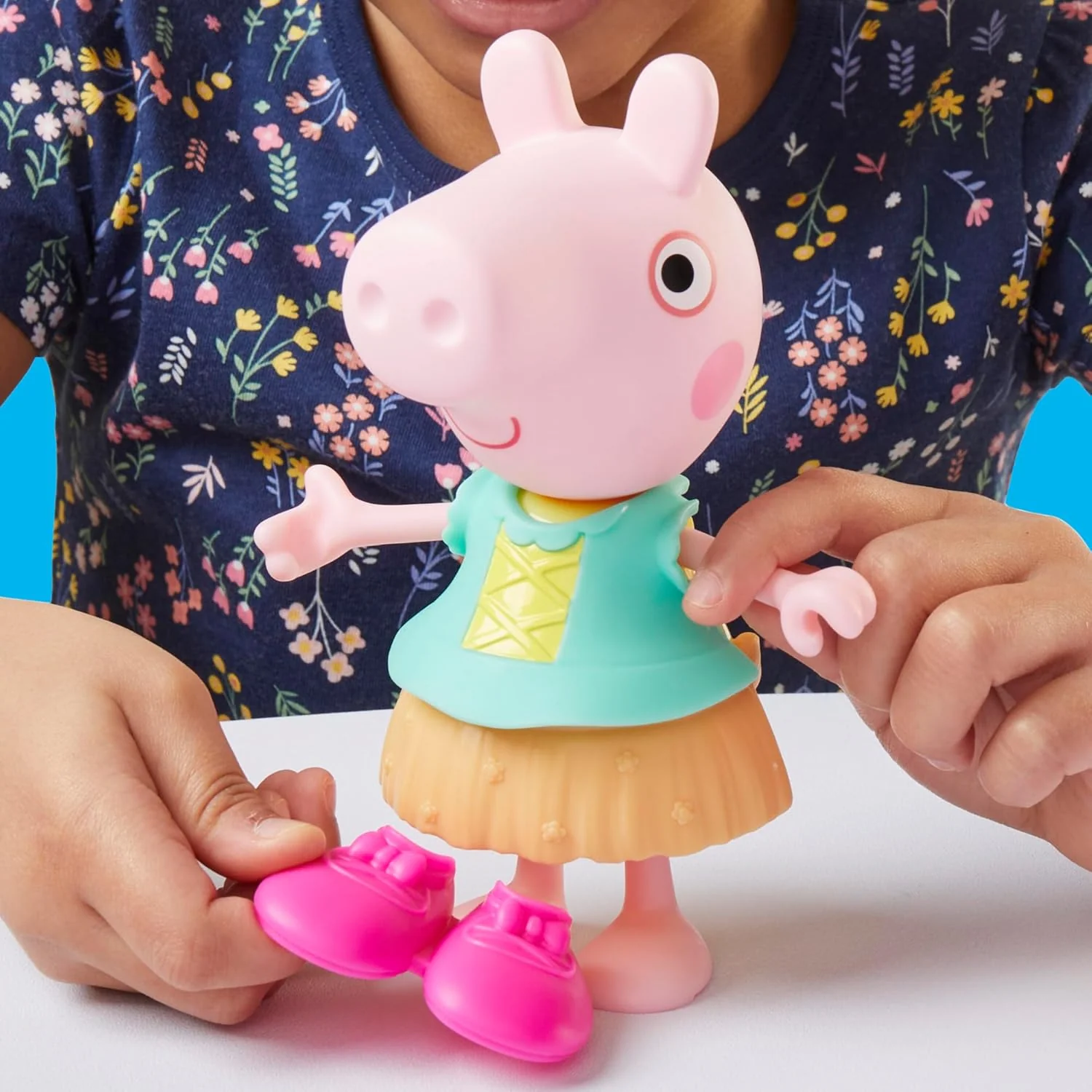 HASBRO PEPPA PIG PEPPAS DRESS UP WARDROBE PLAYSET - Image 4