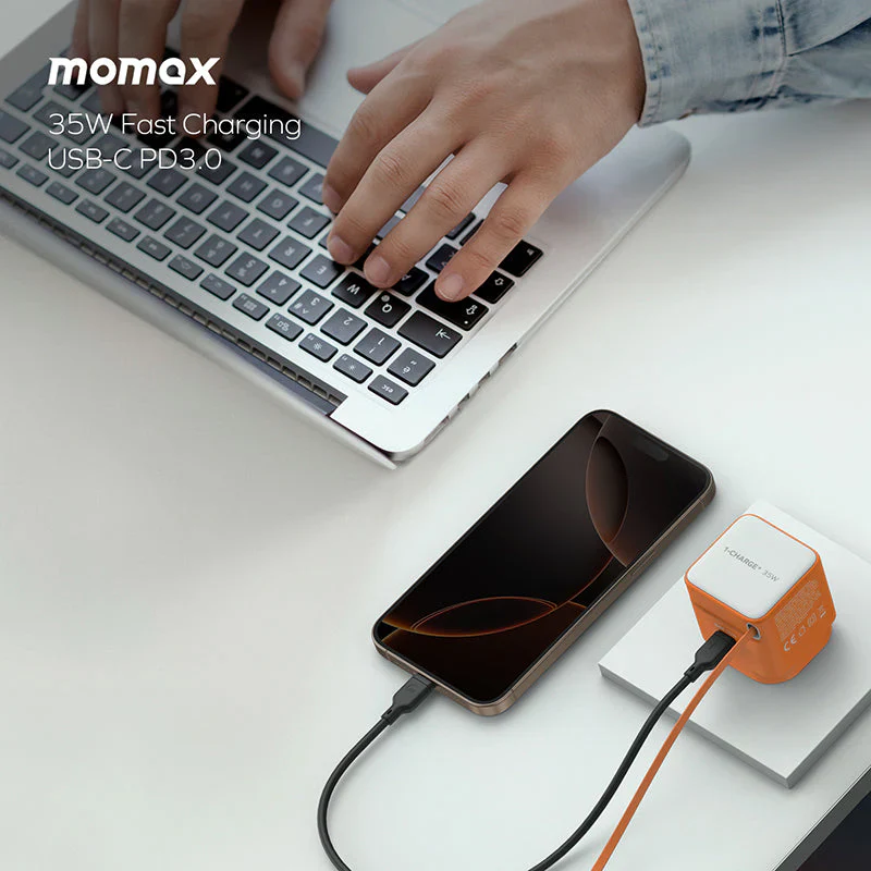 Momax 35W GaN Charger with Retractable USB-C Cable - Image 4