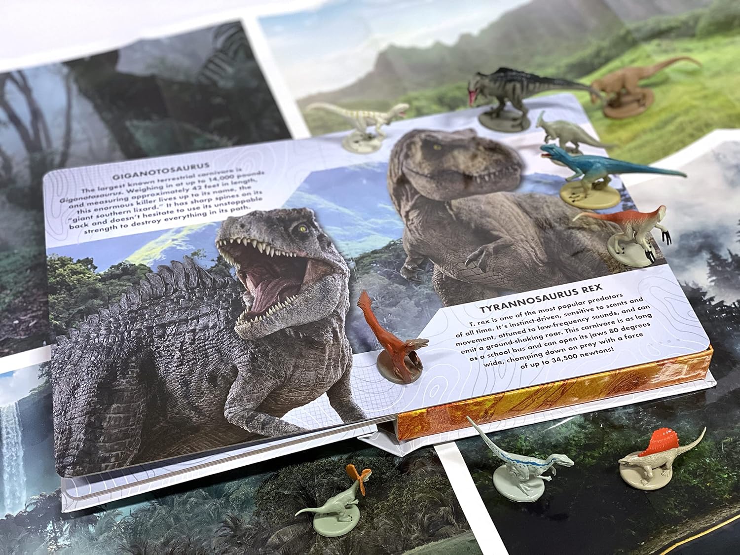 My Busy Book: Universal Jurassic World (Board Book – Picture Book) - Image 4