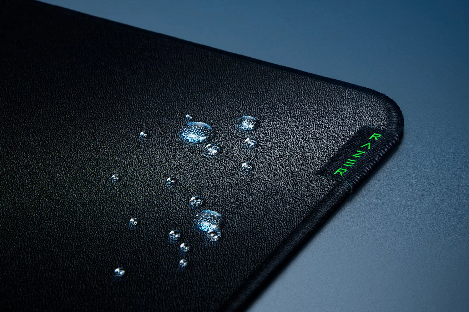 Razer Strider Hybrid Gaming Mouse Mat (Large/XXL) - Image 7