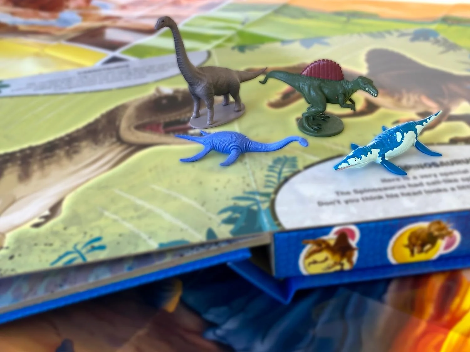 World of Dinosaurs My Busy Books - Storybook (Board book – Picture Book) - Image 5